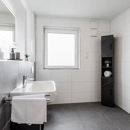 Roof-suite 02 I Aufzug I Bbq I Wifi I Balkon I Tv * Rheda-Wiedenbrueck